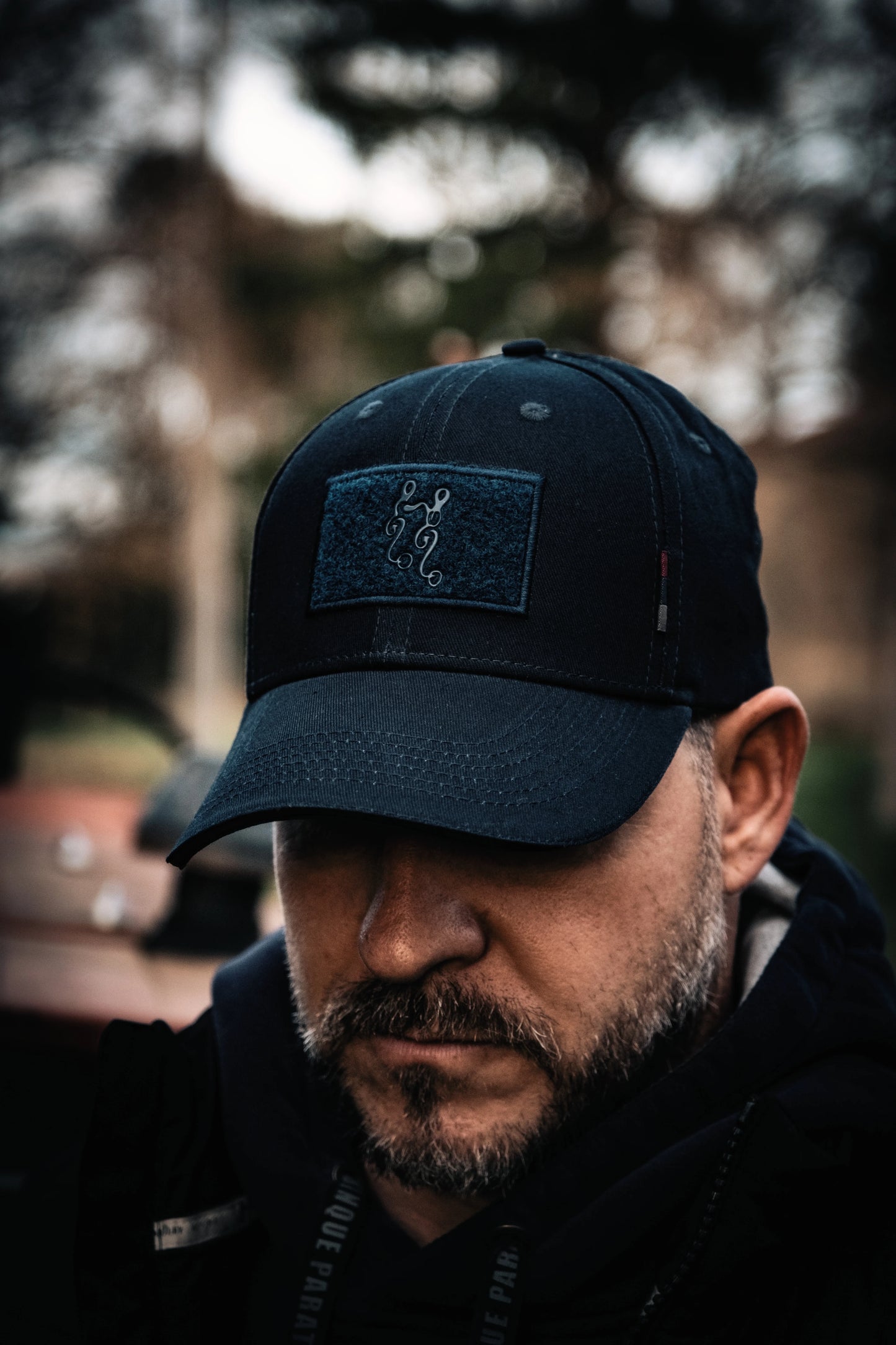 La gorra con parche original "Cada hombre es un emperador"